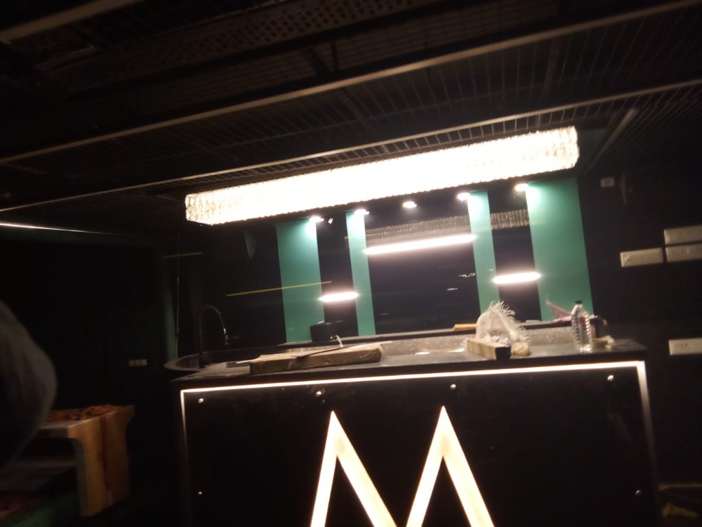 Meet Up Café — interior