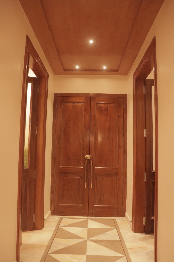 Oni Bilet Tariang Bungalow detail